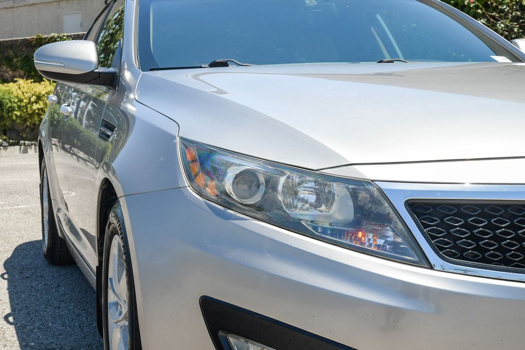 Thumbnail: 2012 Kia Optima - 18