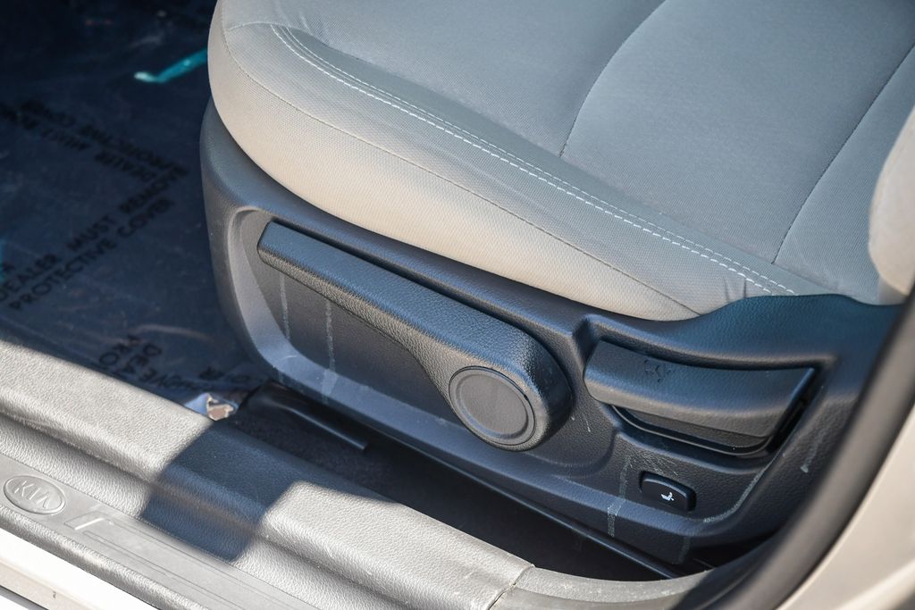 Thumbnail: 2012 Kia Optima - 27