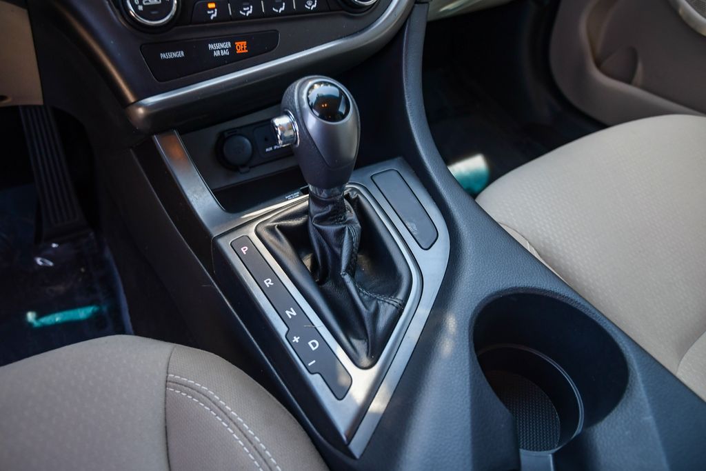 Thumbnail: 2012 Kia Optima - 14