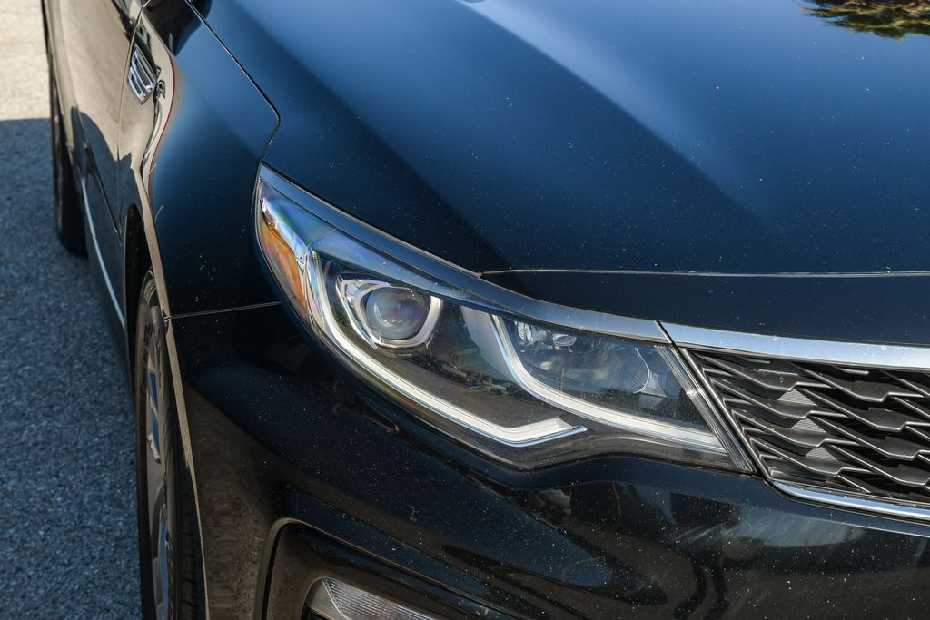 Thumbnail: 2020 Kia Optima - 17