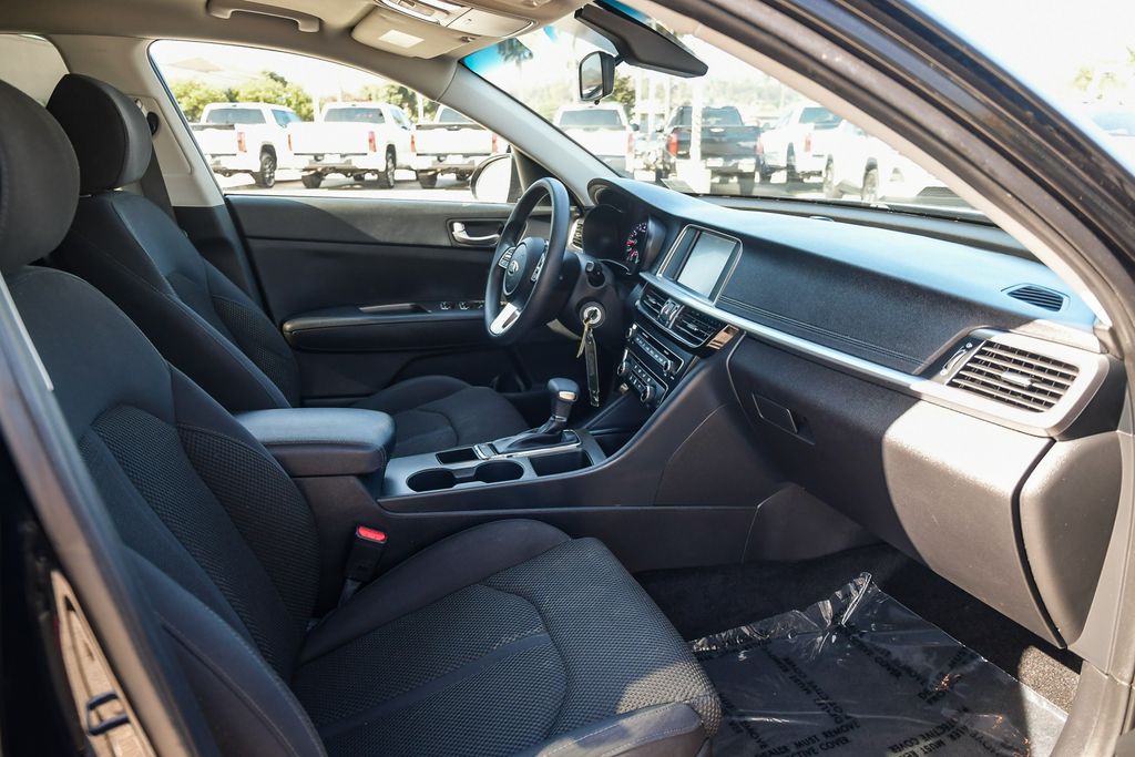 Thumbnail: 2020 Kia Optima - 10