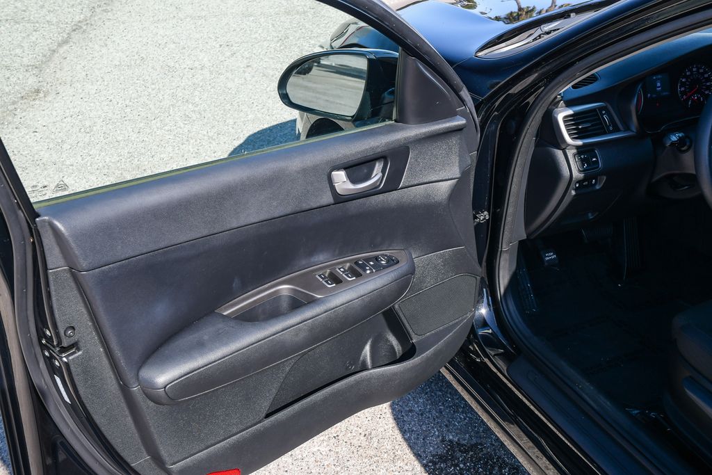 Thumbnail: 2020 Kia Optima - 26