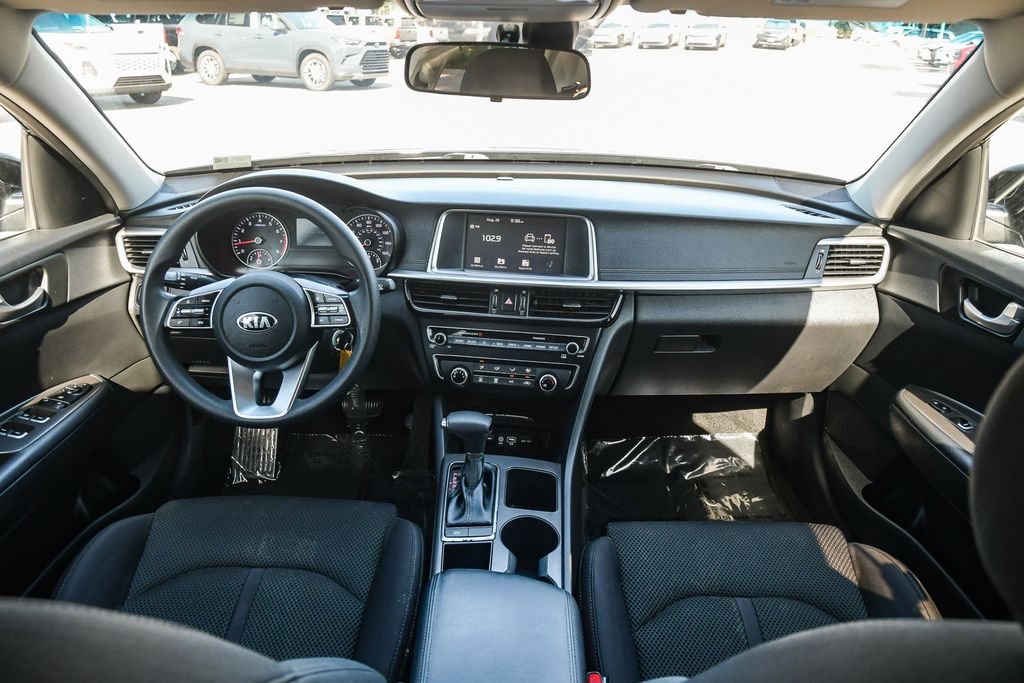 Thumbnail: 2020 Kia Optima - 9