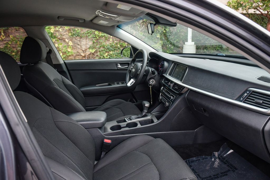 Thumbnail: 2019 Kia Optima - 9