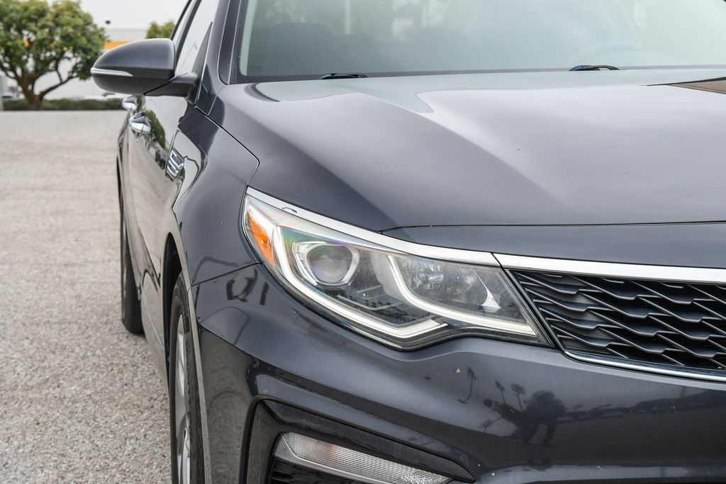 Thumbnail: 2019 Kia Optima - 16