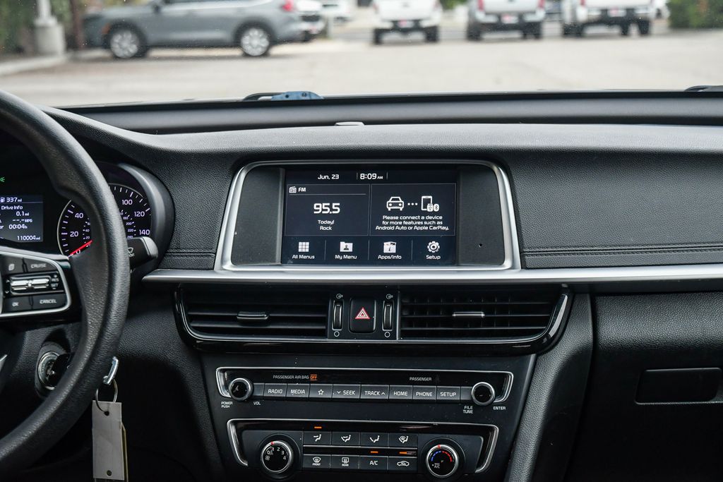 Thumbnail: 2019 Kia Optima - 12