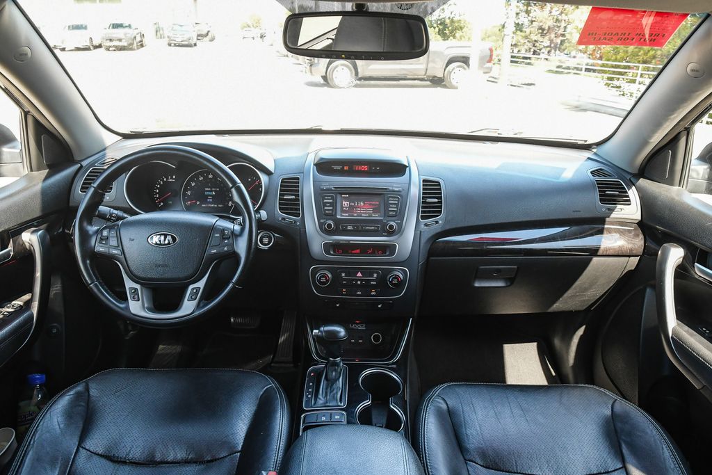 Thumbnail: 2014 Kia Sorento - 9