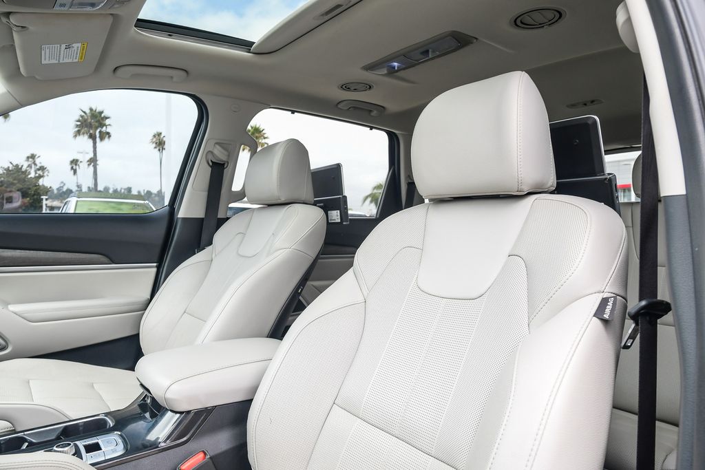 Thumbnail: 2022 Kia Telluride - 22