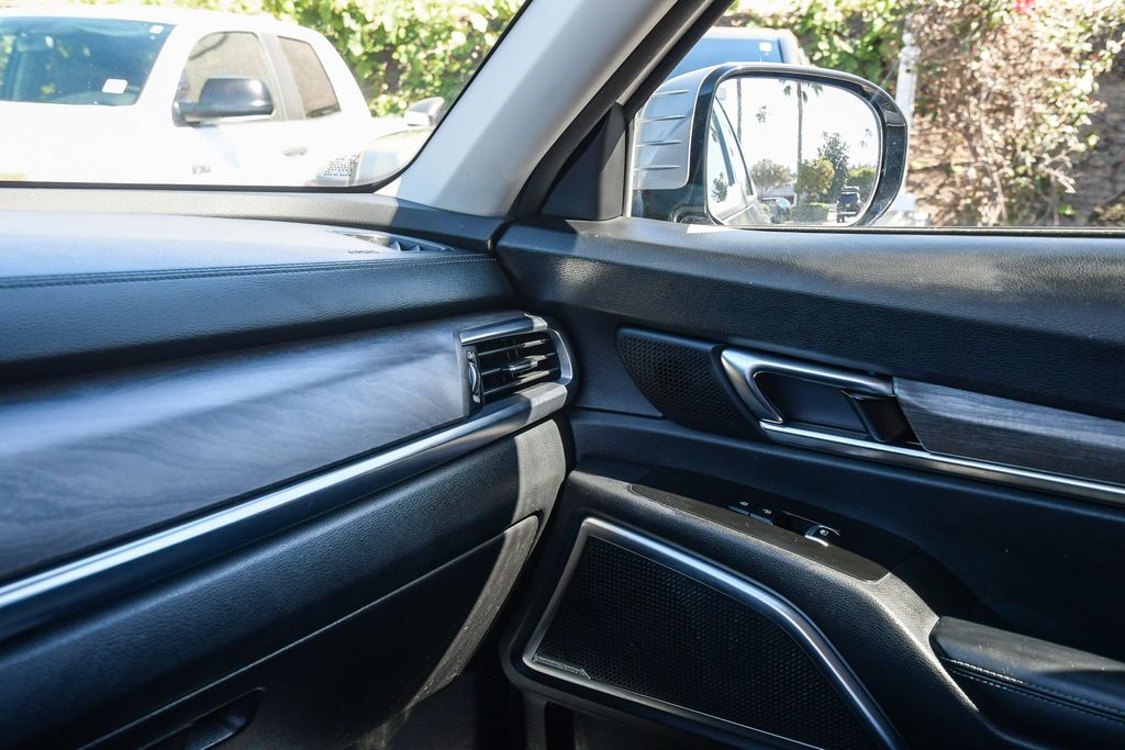 Thumbnail: 2021 Kia Telluride - 26