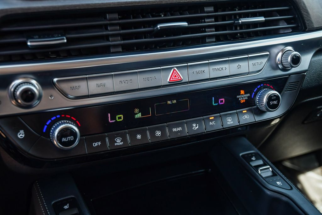 Thumbnail: 2021 Kia Telluride - 25