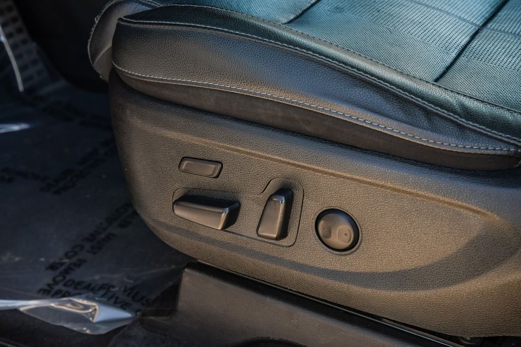 Thumbnail: 2021 Kia Telluride - 29