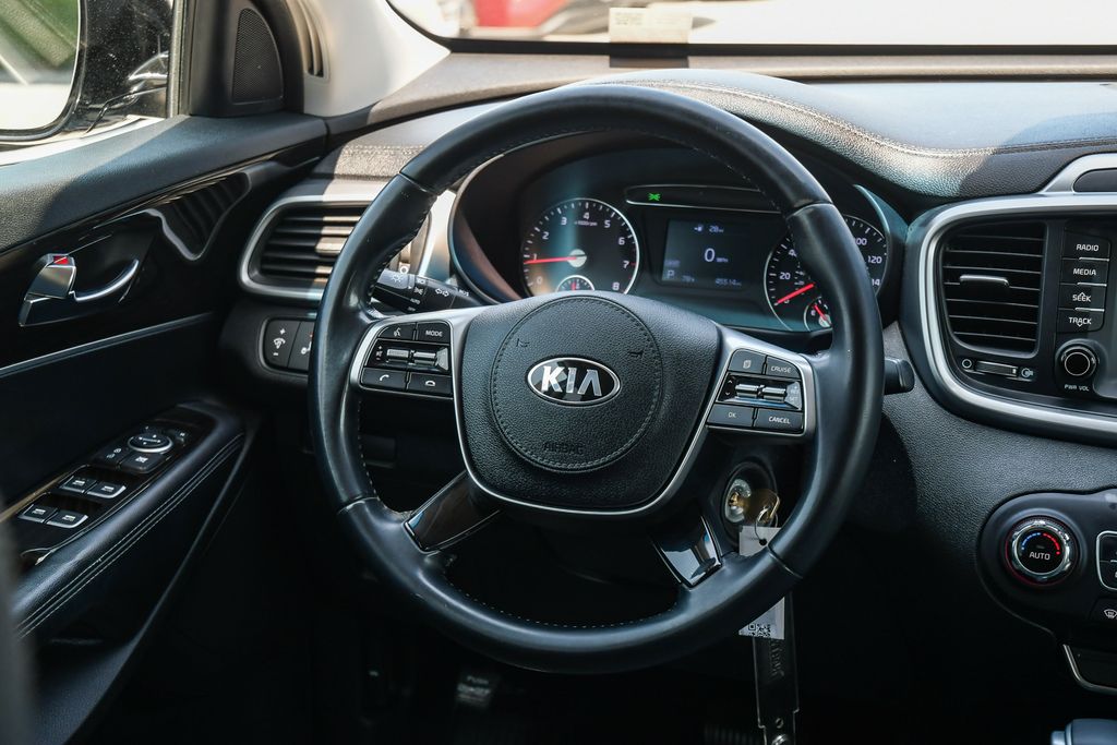 Thumbnail: 2019 Kia Sorento - 2