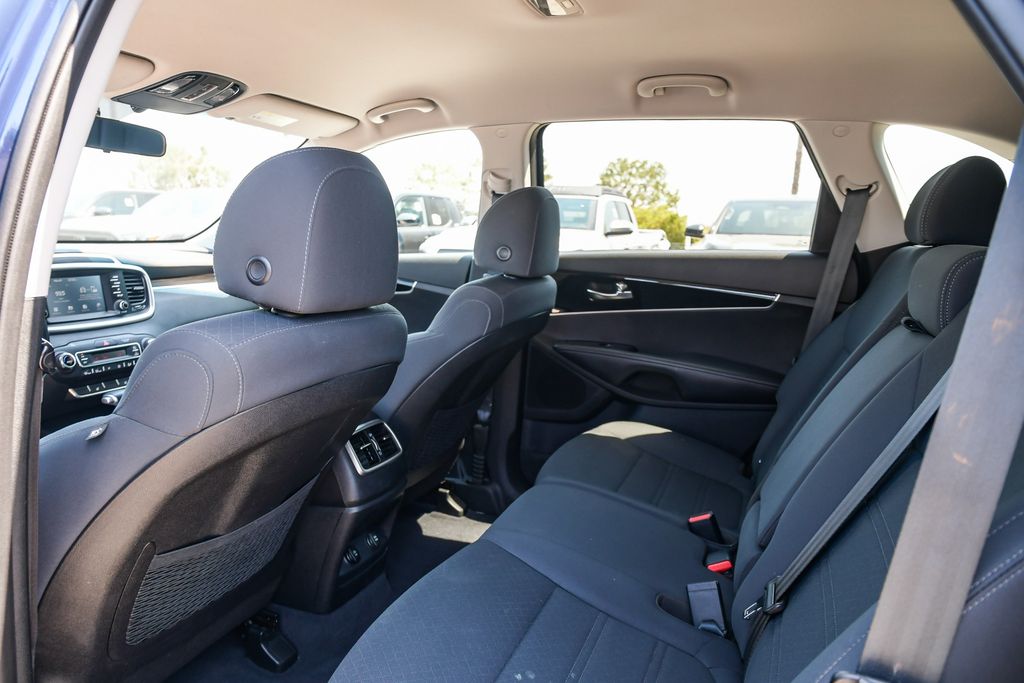 Thumbnail: 2019 Kia Sorento - 11