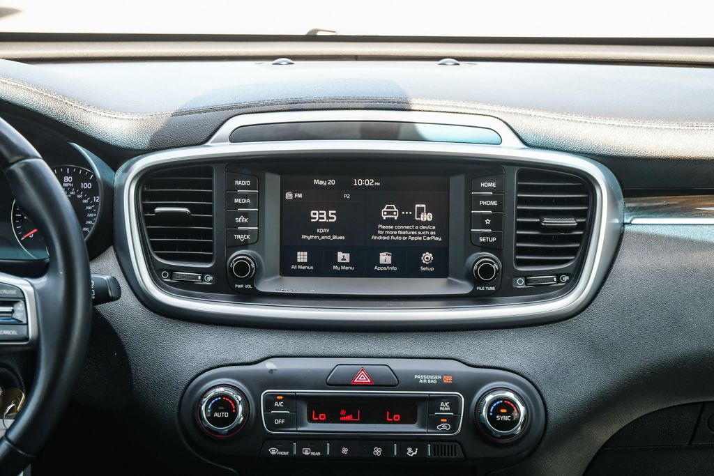 Thumbnail: 2019 Kia Sorento - 12