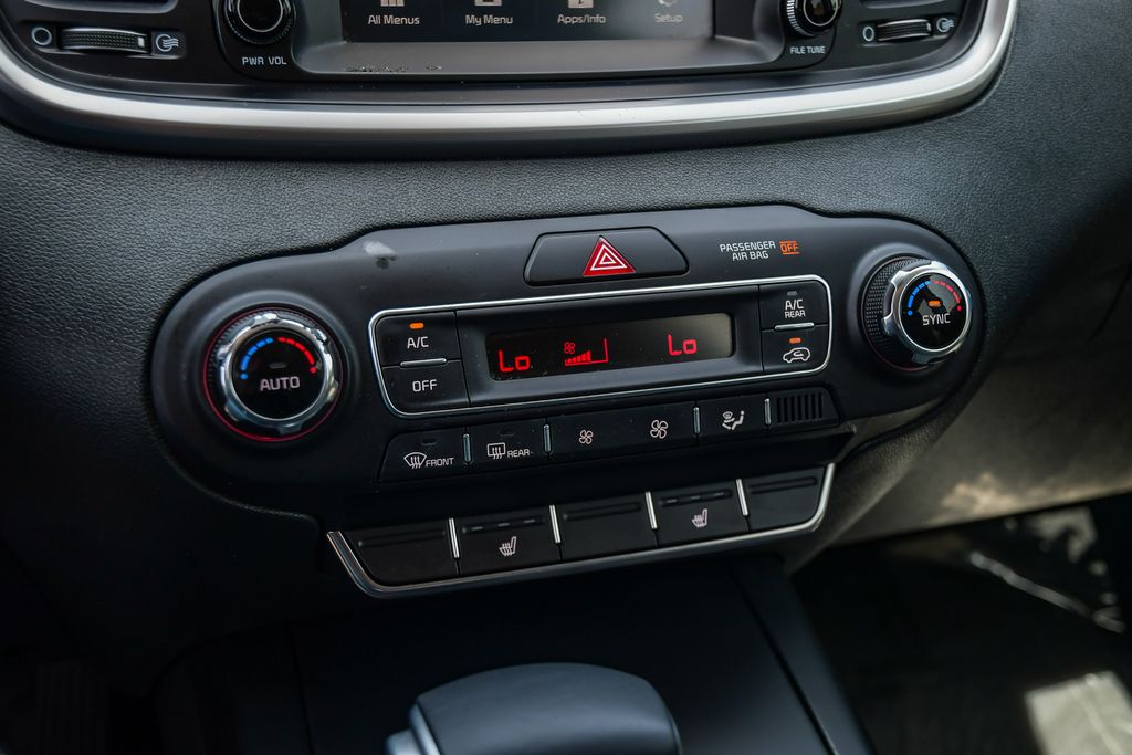Thumbnail: 2019 Kia Sorento - 24