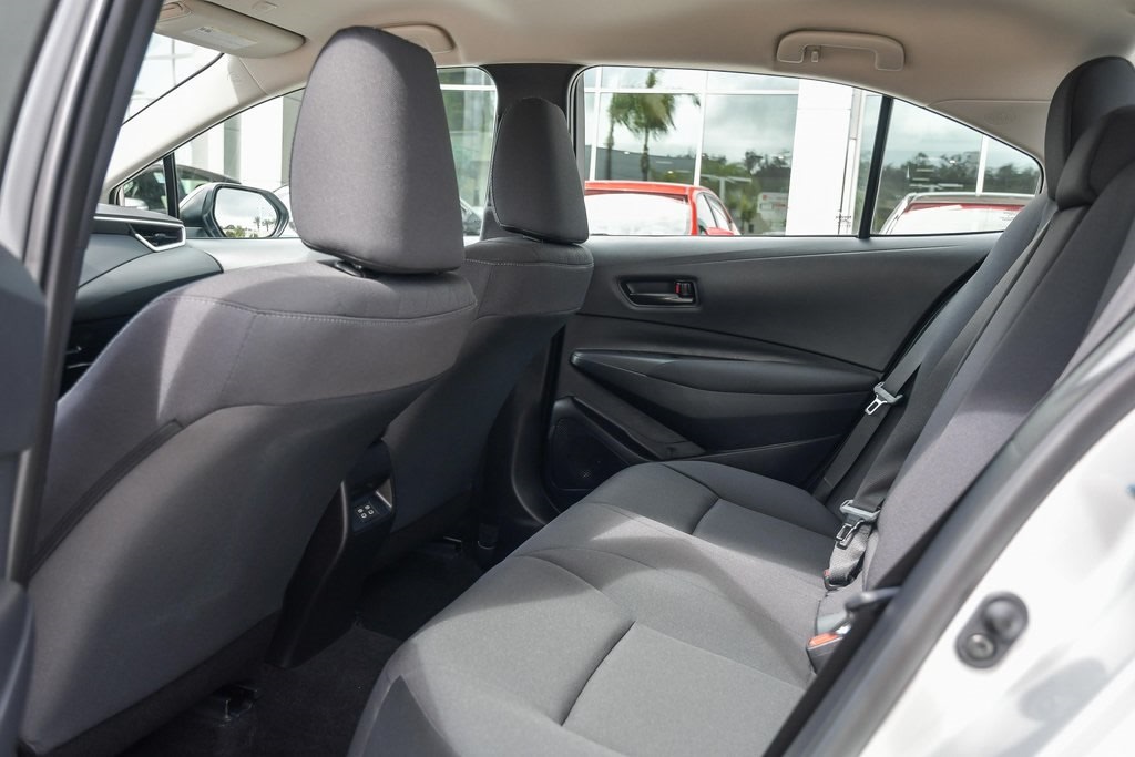 2025 Toyota Corolla LE 12