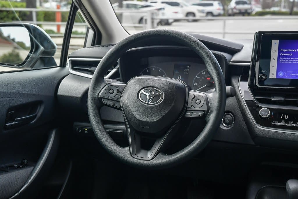 2025 Toyota Corolla LE 2