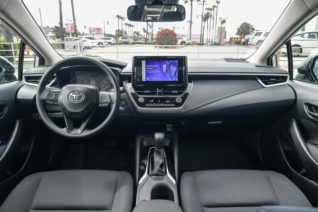 2025 Toyota Corolla LE 9