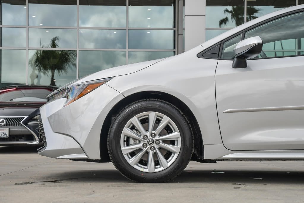2025 Toyota Corolla LE 7