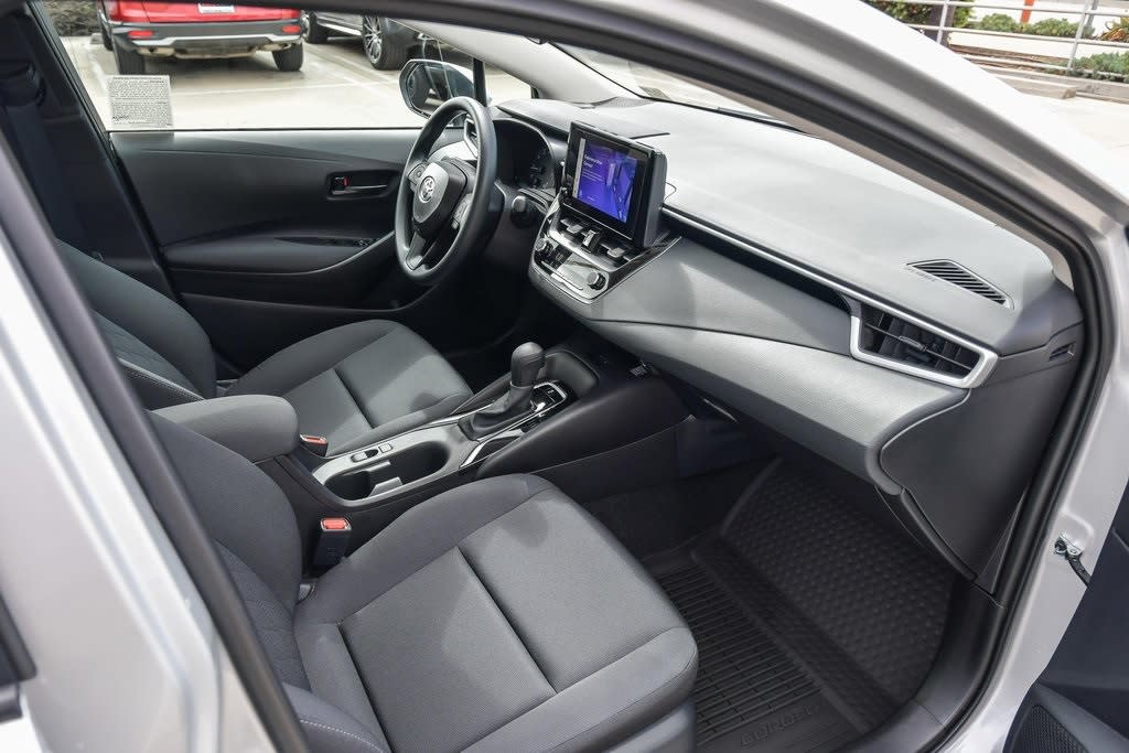 2025 Toyota Corolla LE 10