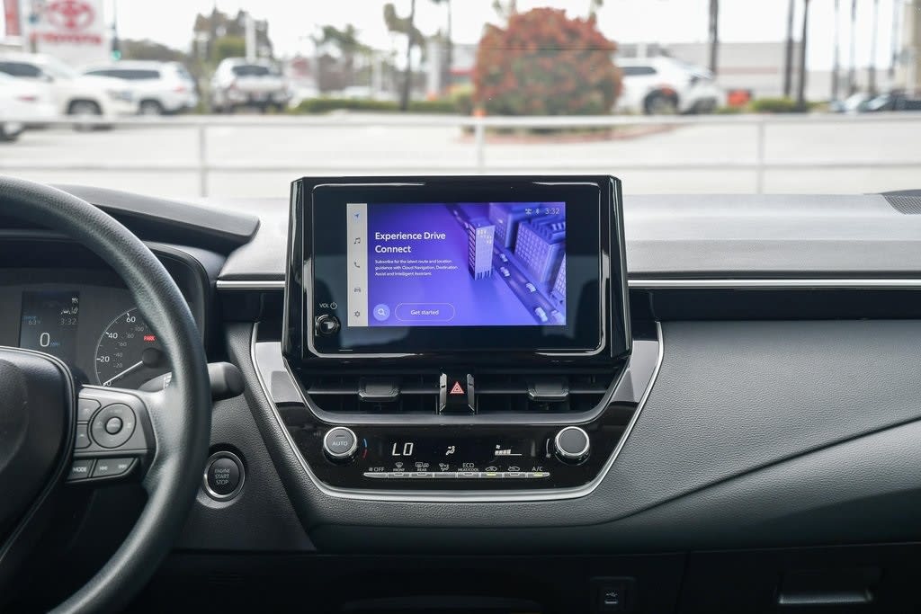 2025 Toyota Corolla LE 13