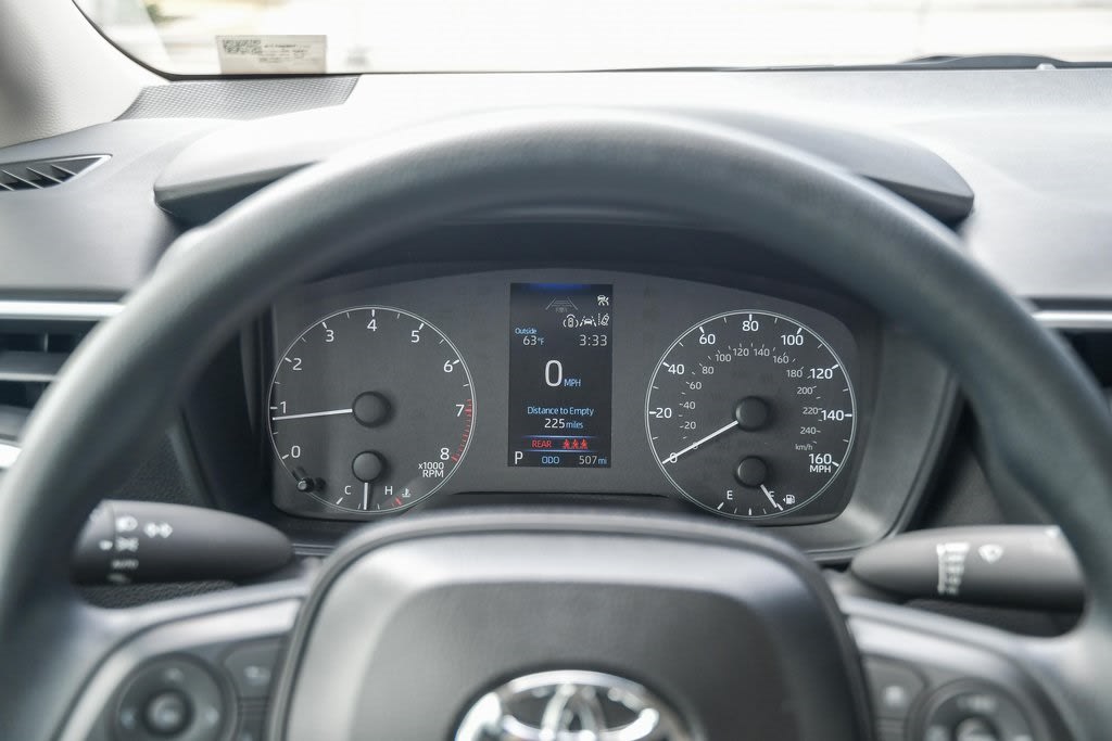 2025 Toyota Corolla LE 15