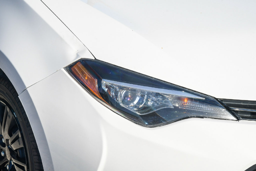 Thumbnail: 2018 Toyota Corolla - 17