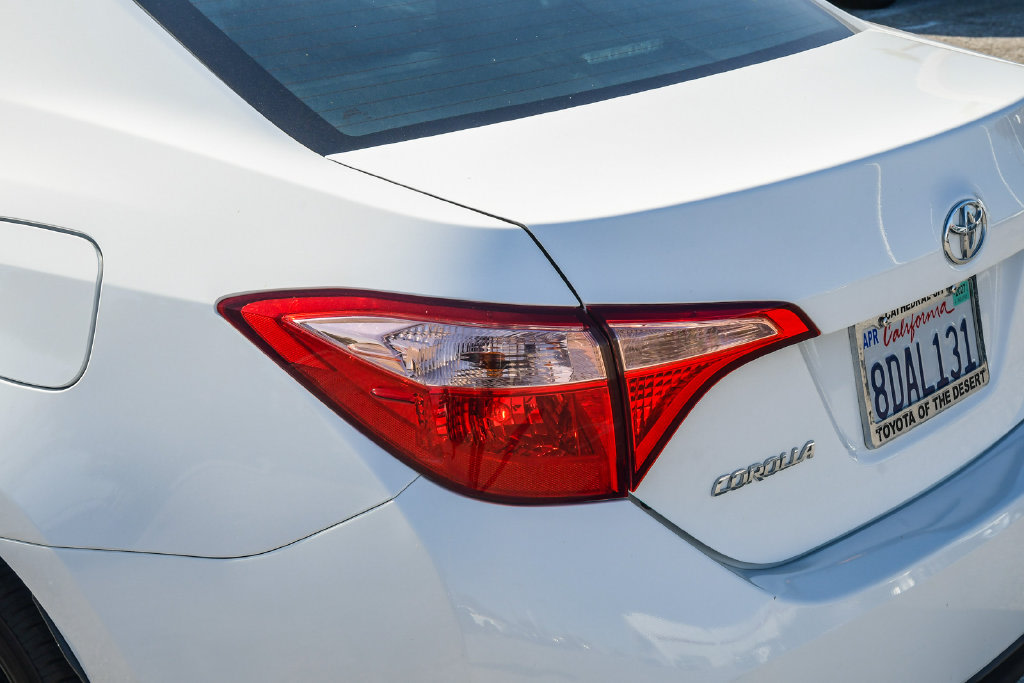 Thumbnail: 2018 Toyota Corolla - 18