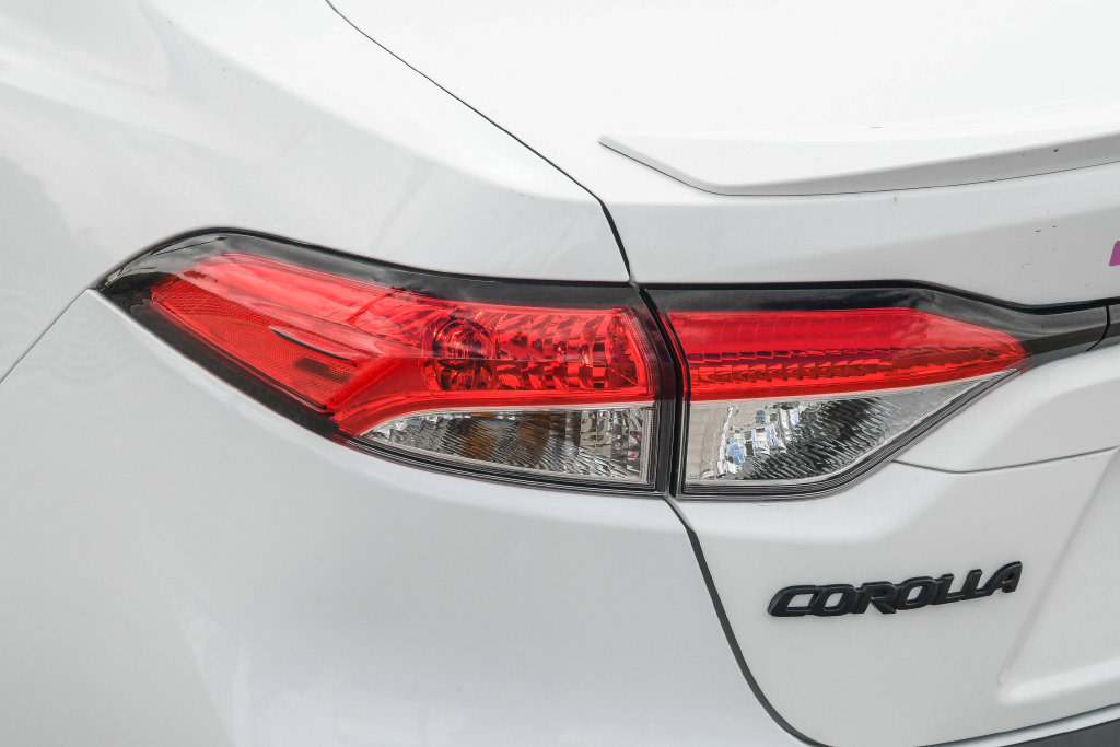 Thumbnail: 2023 Toyota Corolla - 16