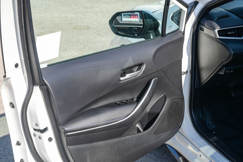 Thumbnail: 2021 Toyota Corolla - 26