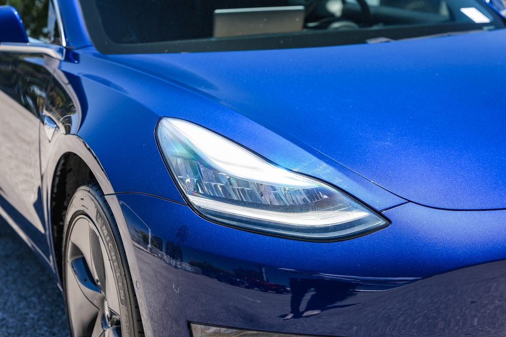 Thumbnail: 2019 Tesla Model 3 - 15