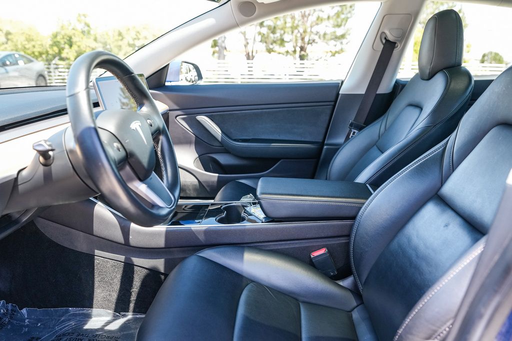 Thumbnail: 2019 Tesla Model 3 - 10