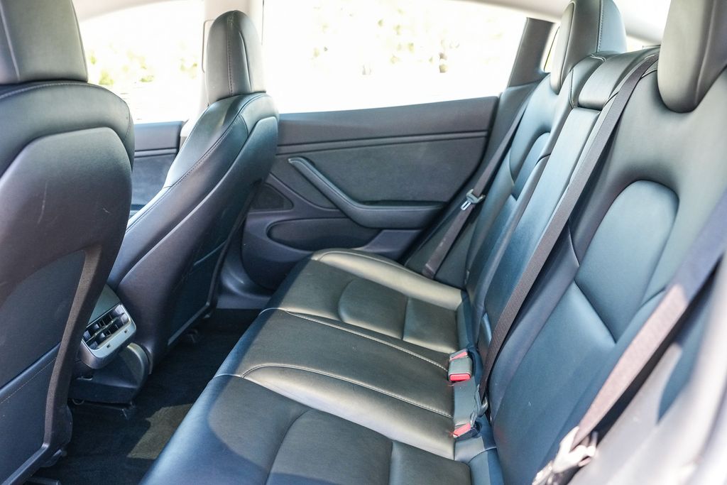 Thumbnail: 2019 Tesla Model 3 - 11