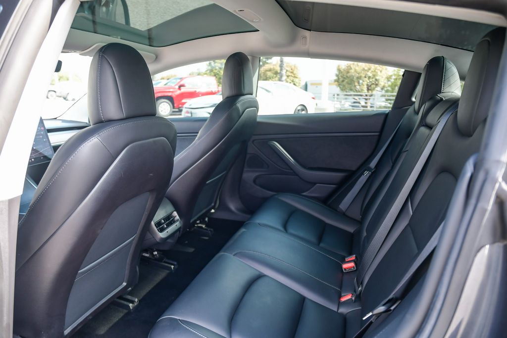 Thumbnail: 2019 Tesla Model 3 - 11