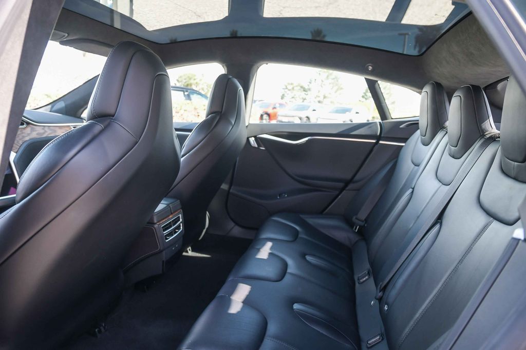 Thumbnail: 2017 Tesla Model S - 20