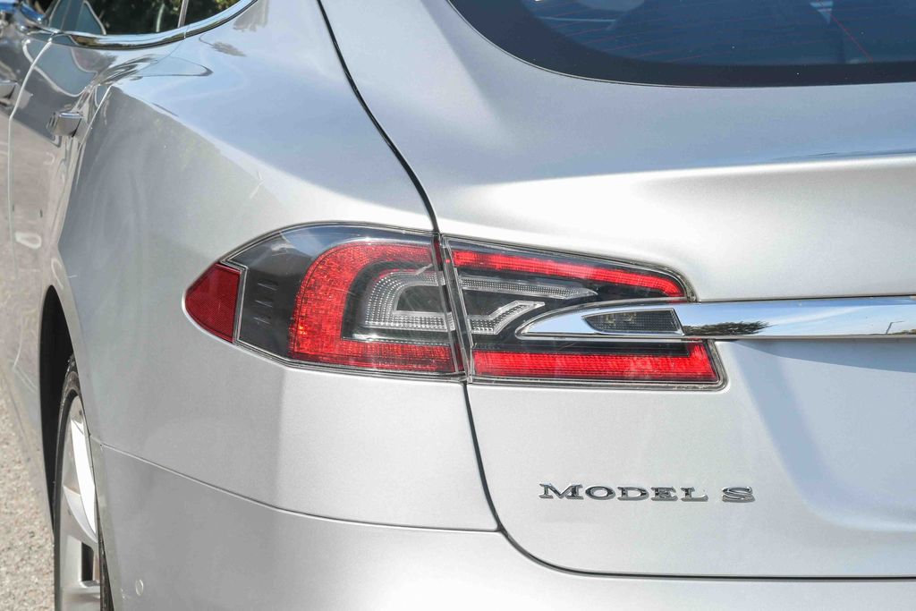 Thumbnail: 2017 Tesla Model S - 16
