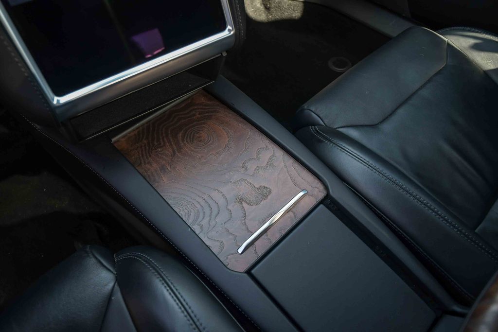 Thumbnail: 2017 Tesla Model S - 13