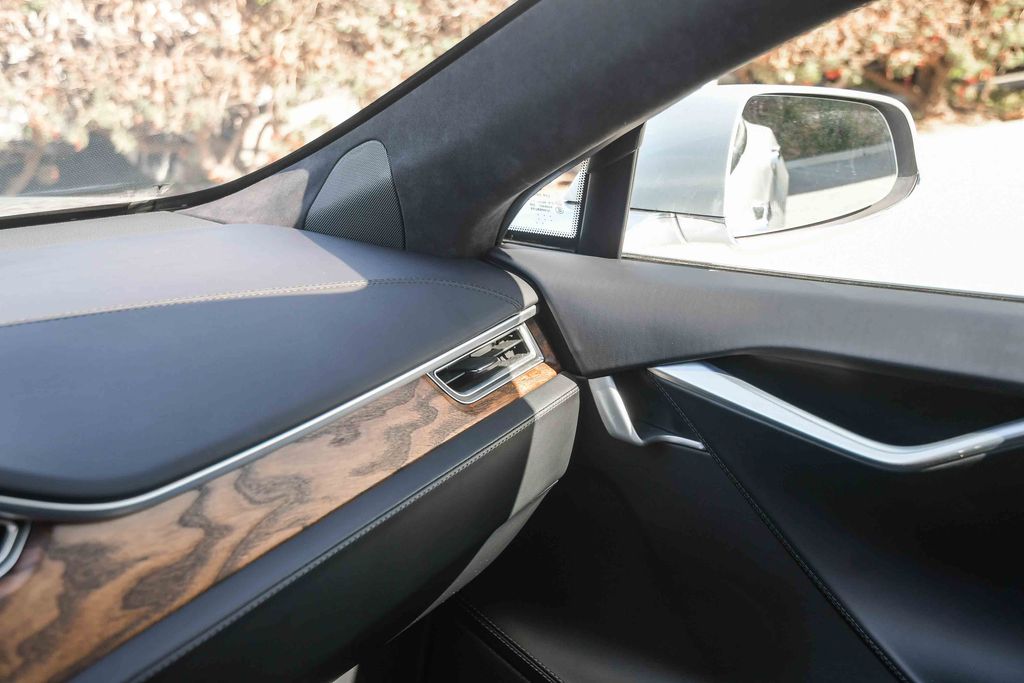 Thumbnail: 2017 Tesla Model S - 22