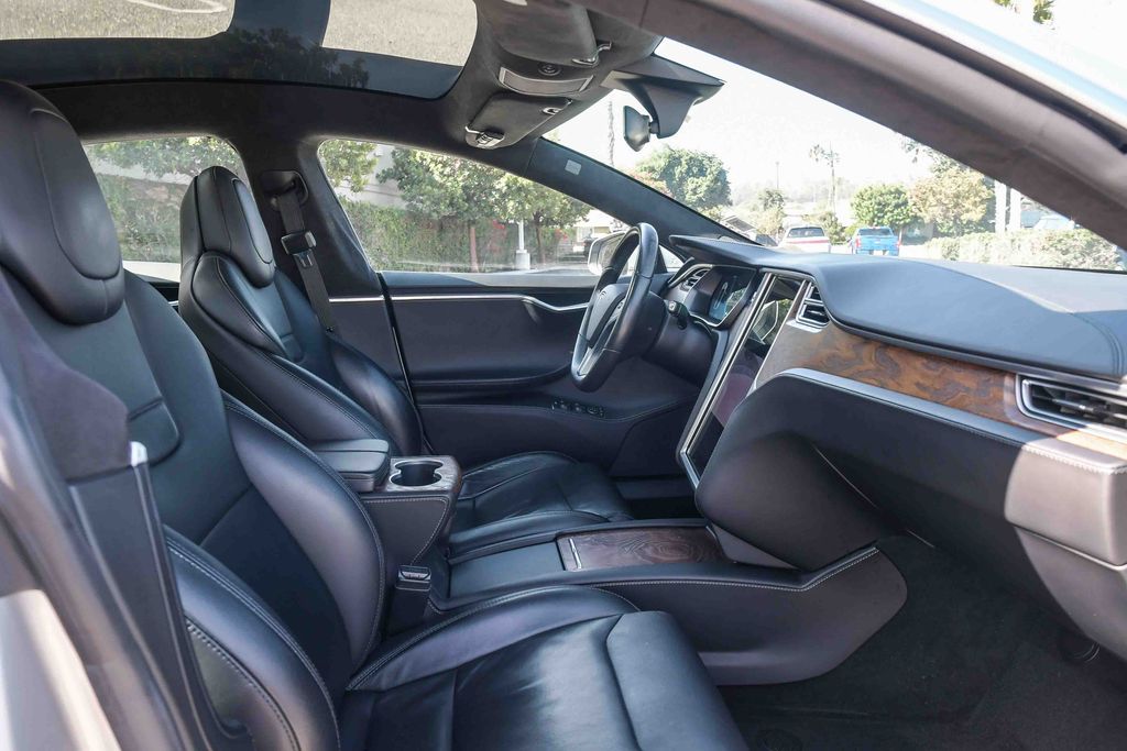 Thumbnail: 2017 Tesla Model S - 9