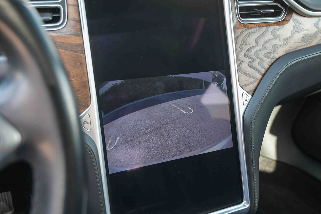 Thumbnail: 2017 Tesla Model S - 21