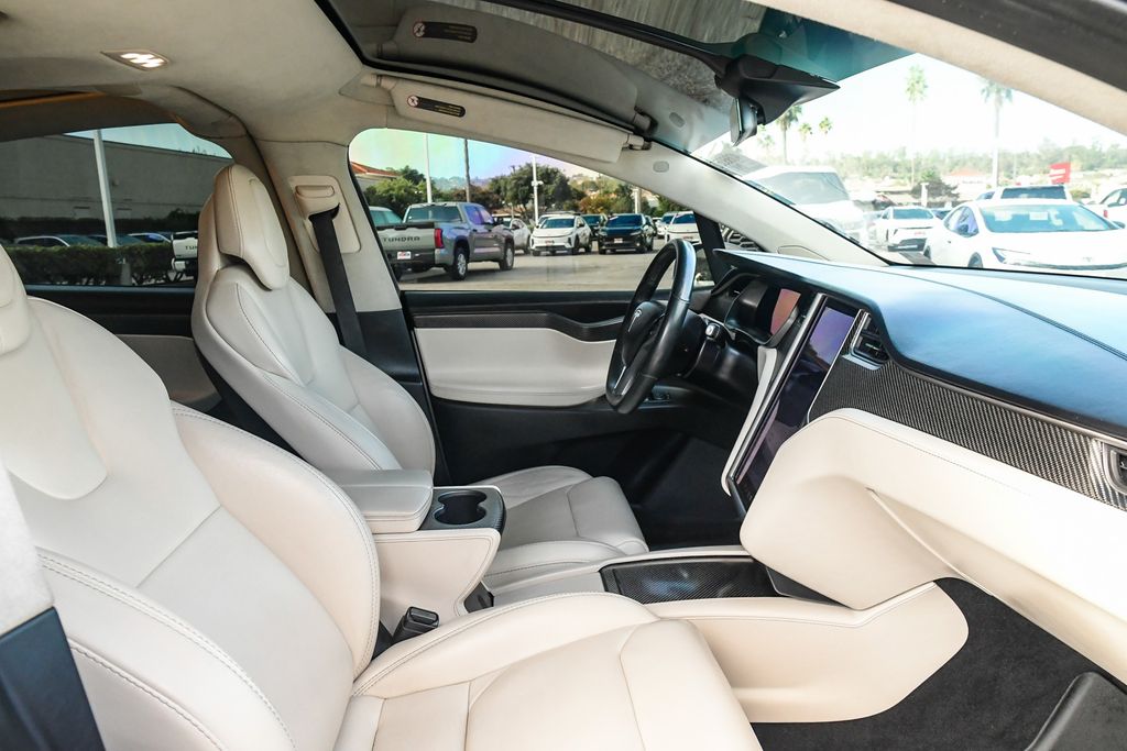 Thumbnail: 2018 Tesla Model X - 8