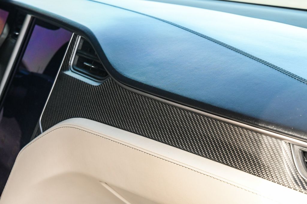 Thumbnail: 2018 Tesla Model X - 20