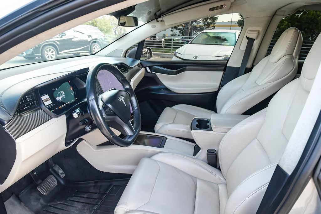 Thumbnail: 2018 Tesla Model X - 9