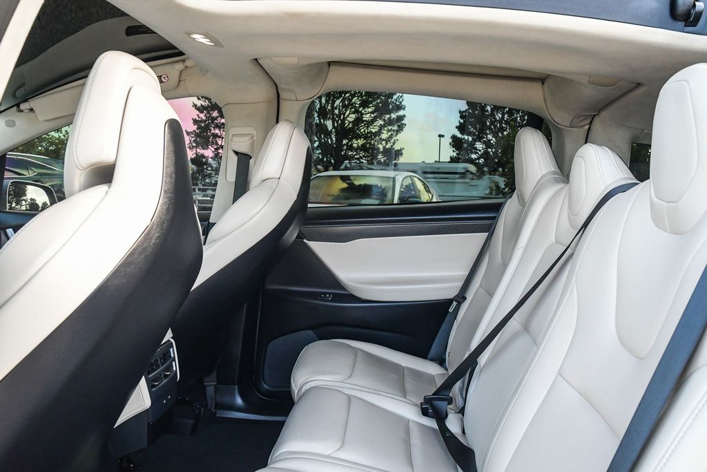 Thumbnail: 2018 Tesla Model X - 21
