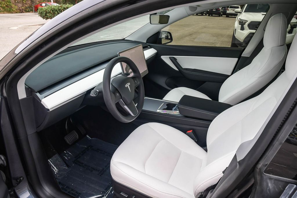 Thumbnail: 2021 Tesla Model Y - 9