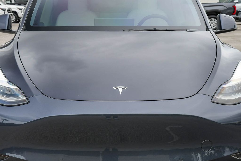 Thumbnail: 2021 Tesla Model Y - 17