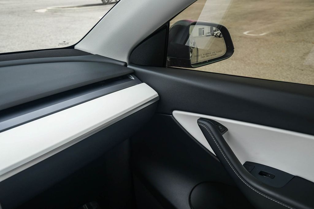 Thumbnail: 2021 Tesla Model Y - 21