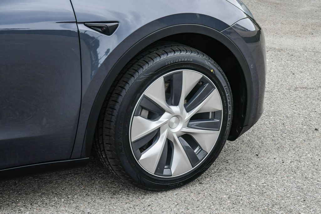 Thumbnail: 2021 Tesla Model Y - 19
