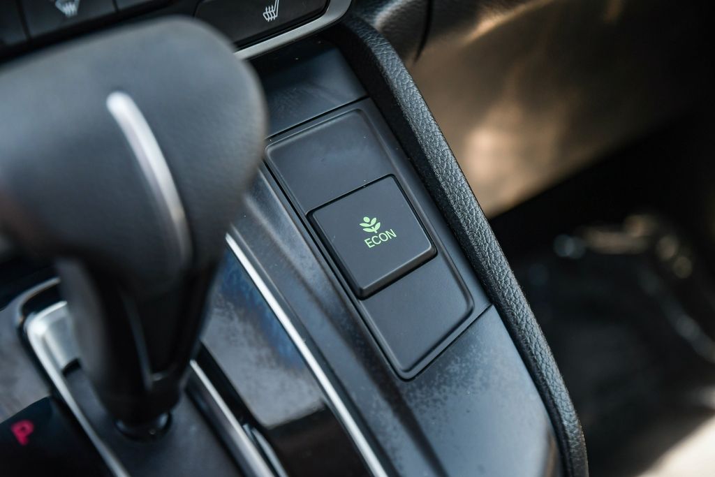 Thumbnail: 2019 Honda CR-V - 23