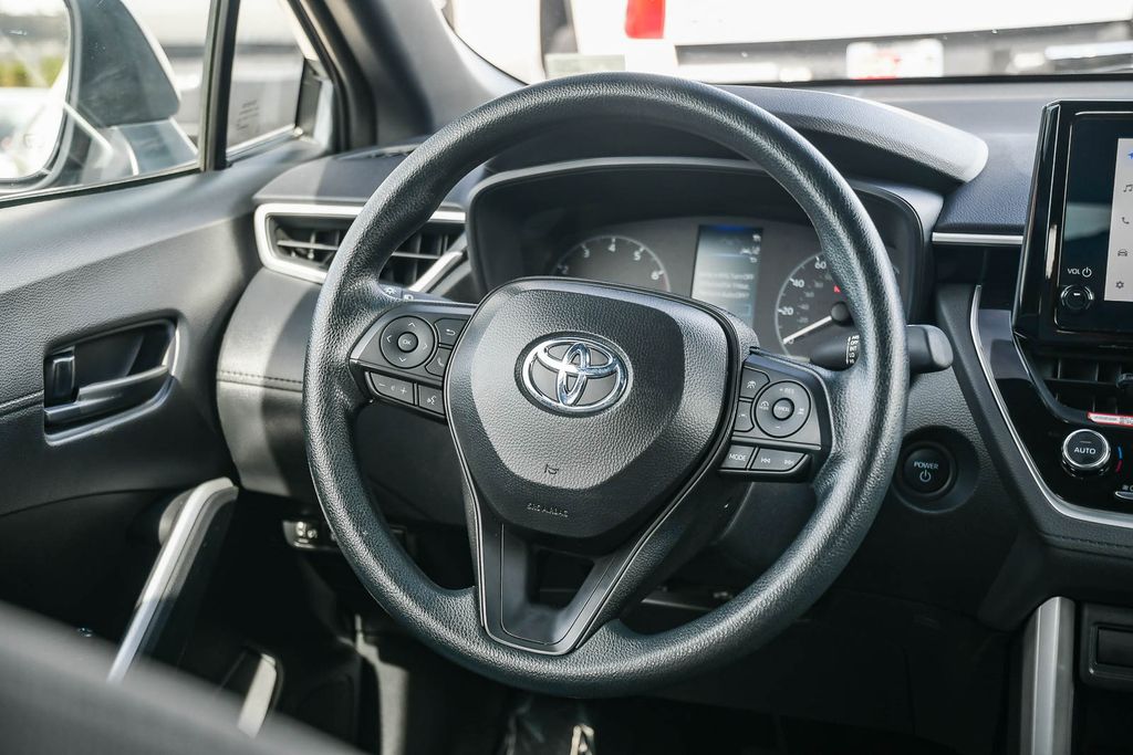 Thumbnail: 2025 Toyota Corolla Cross - 2